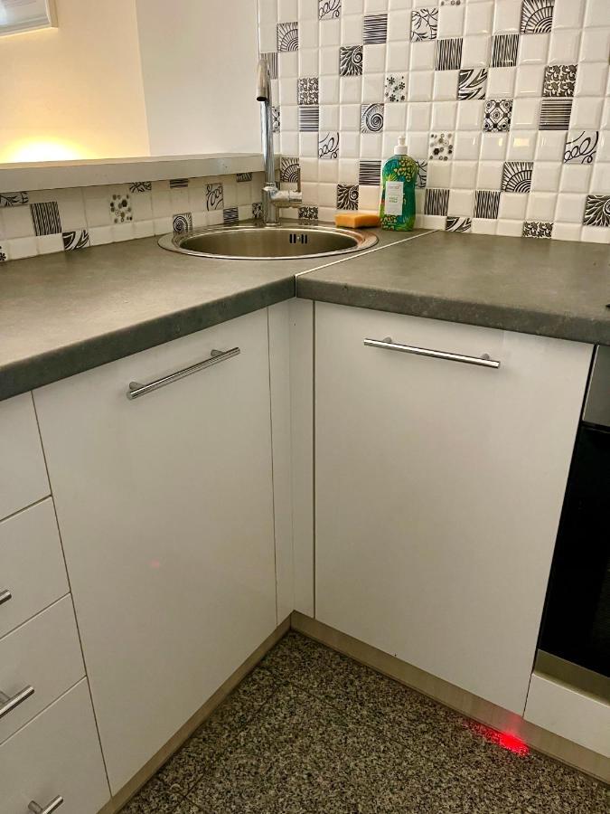 Decor 2 Metro Fast Wifi 55'Tv Netflix Hbo Cozy Lägenhet Warszawa Exteriör bild