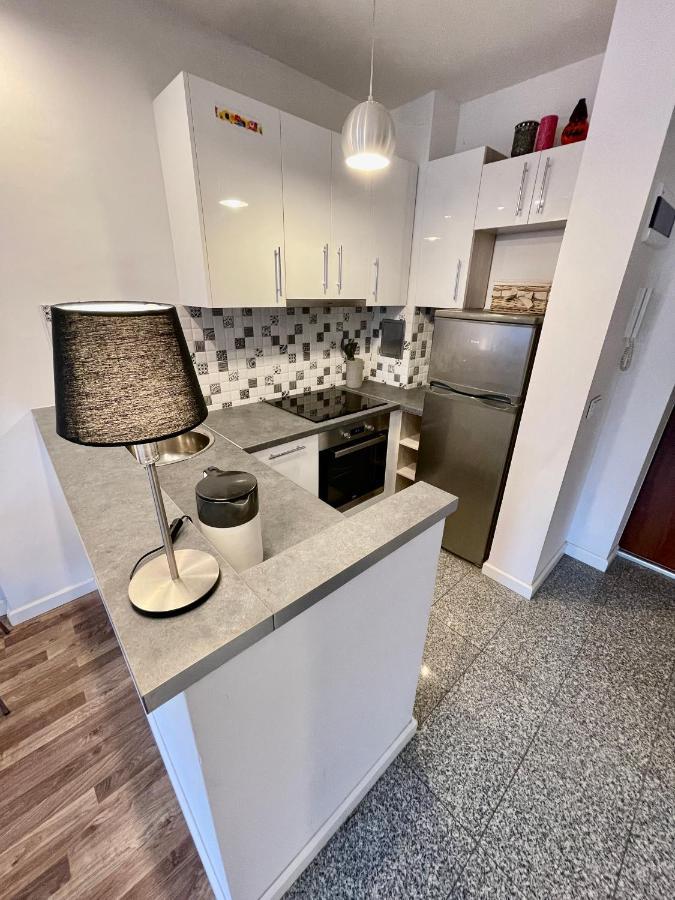 Decor 2 Metro Fast Wifi 55'Tv Netflix Hbo Cozy Lägenhet Warszawa Exteriör bild